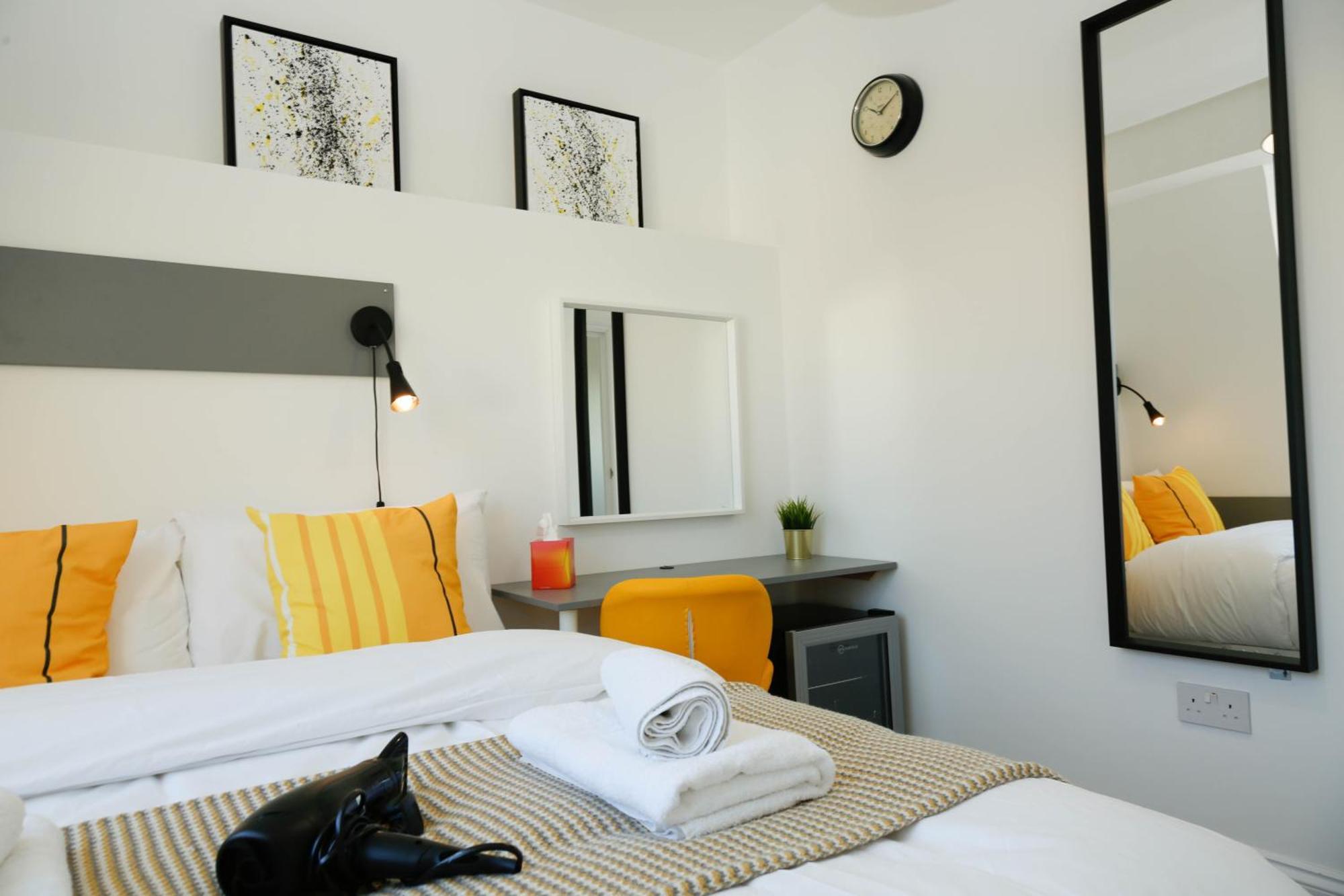 Luxury Rooms In Camden Town Near Shops, Cafes, Bars & Metro With Shared Bathrooms London Bagian luar foto